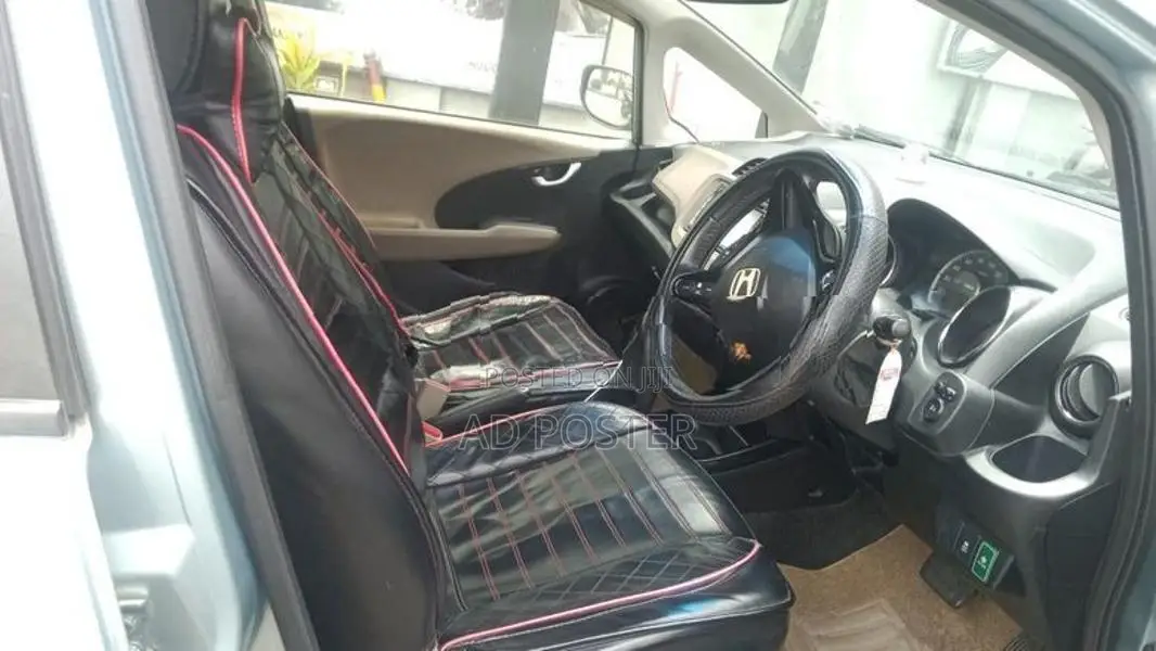 Honda Fit Shuttle 2012