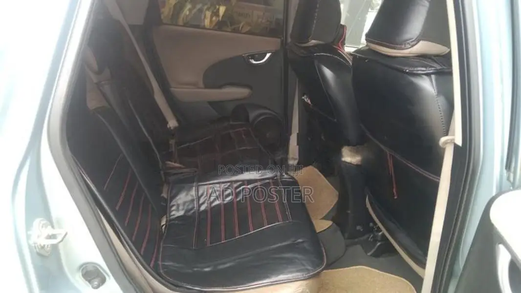 Honda Fit Shuttle 2012