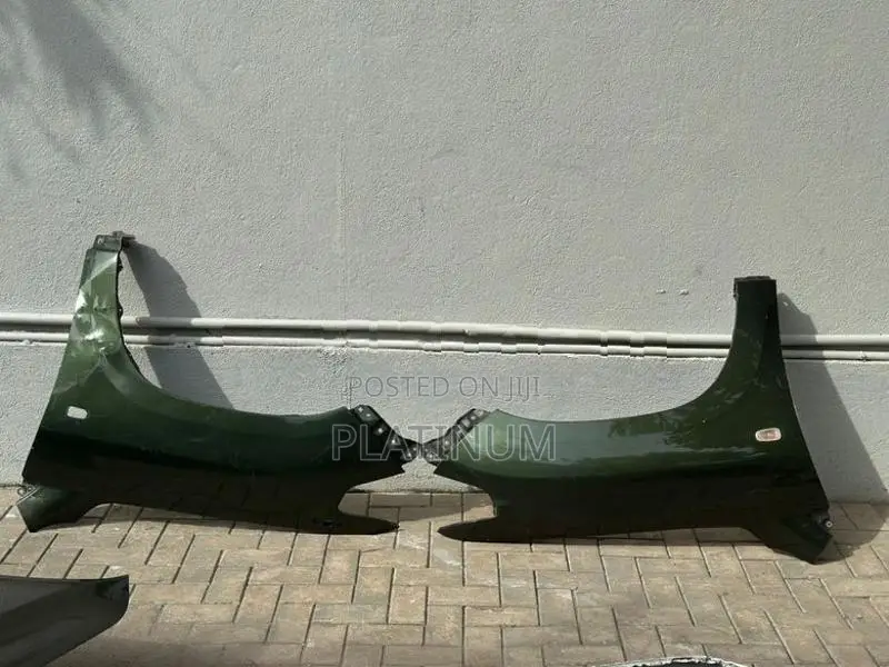 LC 200 Front Fender