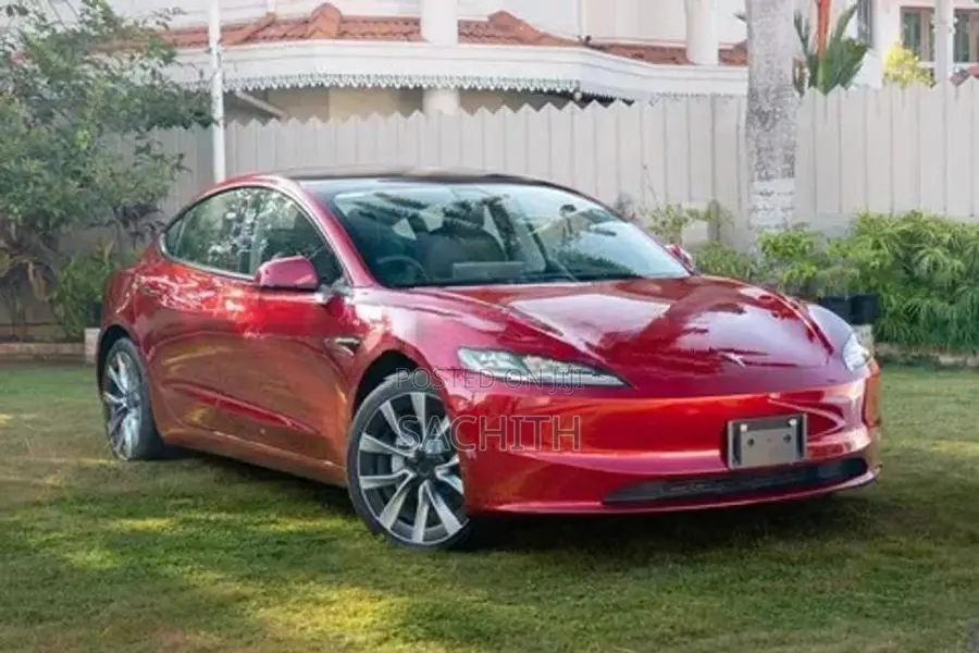 Tesla Model 3 2024