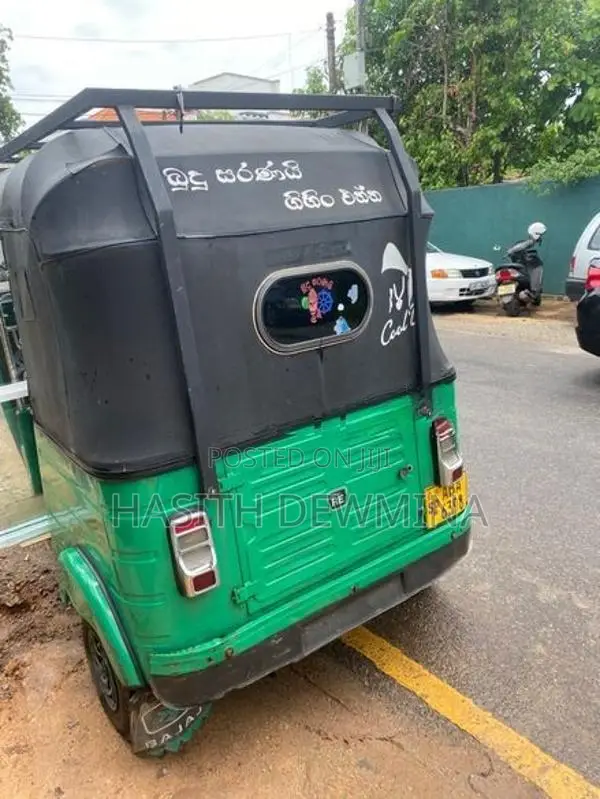 Bajaj RE 2015