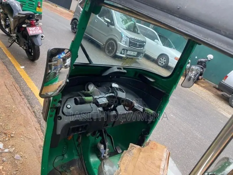 Bajaj RE 2015