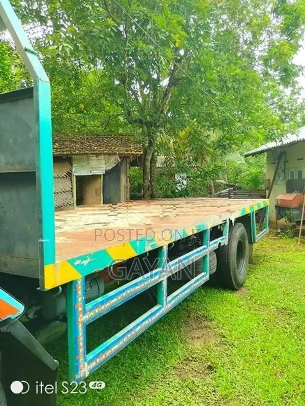 Ashok Leyland Thattuwa