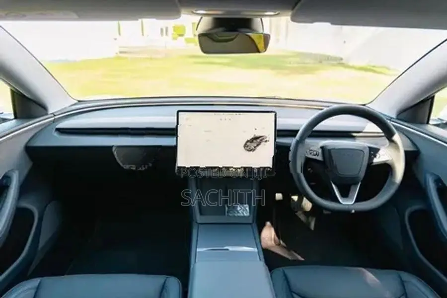Tesla Model 3 2024