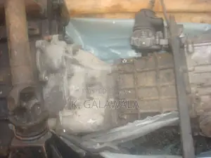 Land Rover 1987 12 J Engine Gear Box