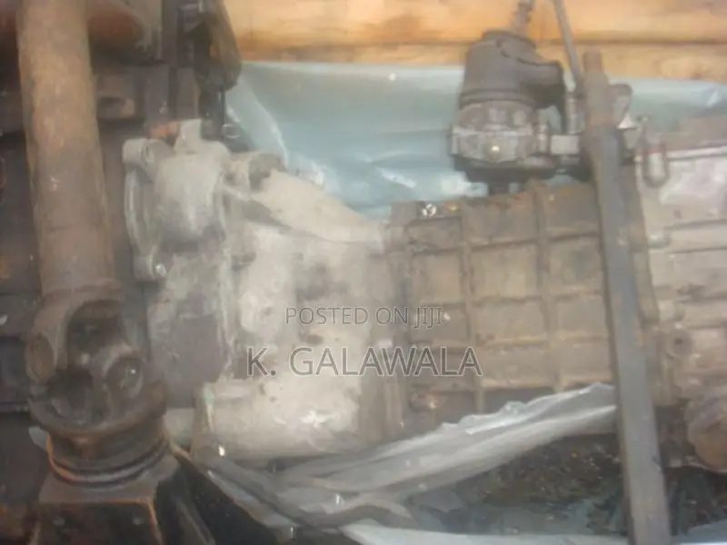 Land Rover 1987 12 J Engine Gear Box