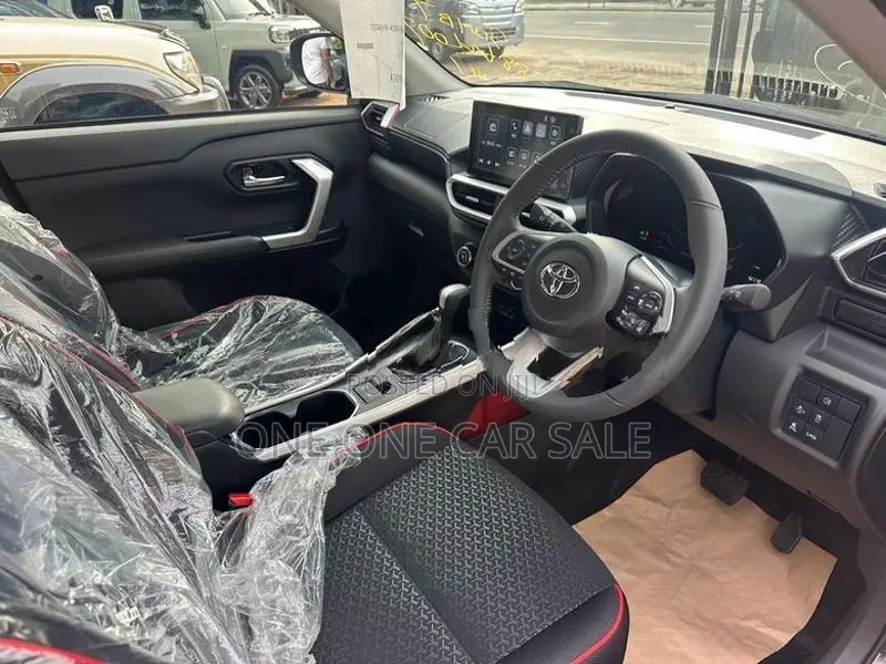 Toyota Raize Z 1.2 Hybrid BSM 2026
