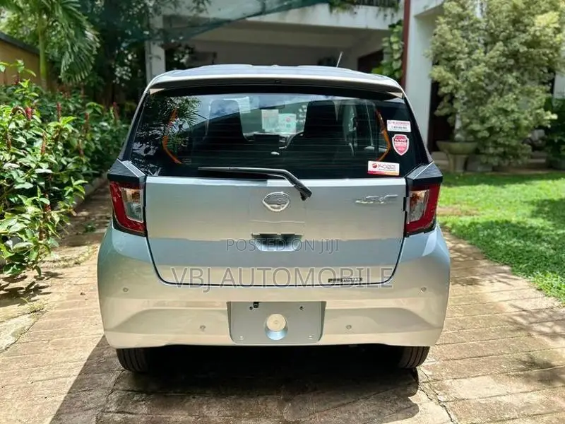 Daihatsu Mira 2025