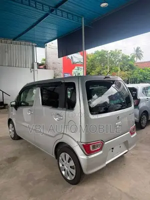 Suzuki Wagon R FX 2025