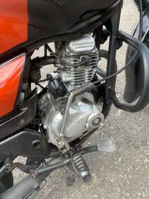 Bajaj V12 2017