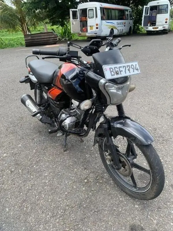 Bajaj V12 2017