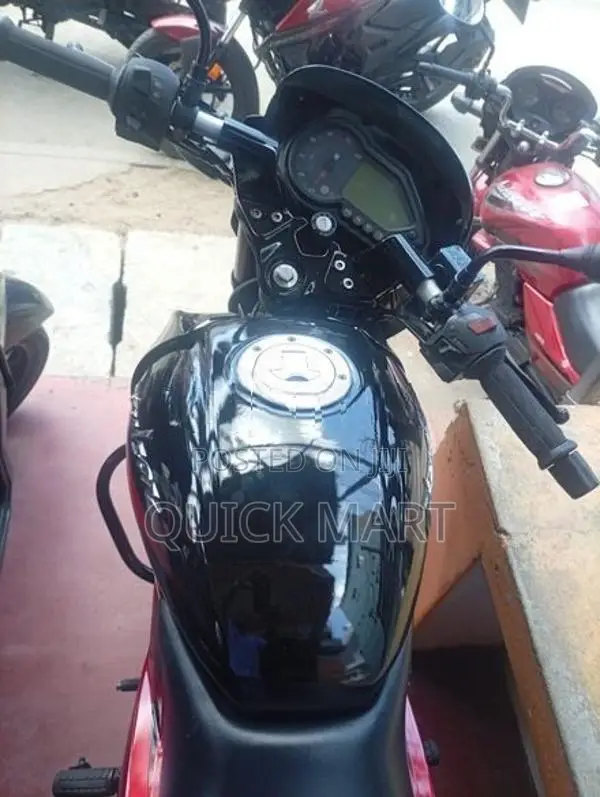 Bajaj Pulsar 150 2015