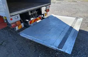 Isuzu Forward 2018