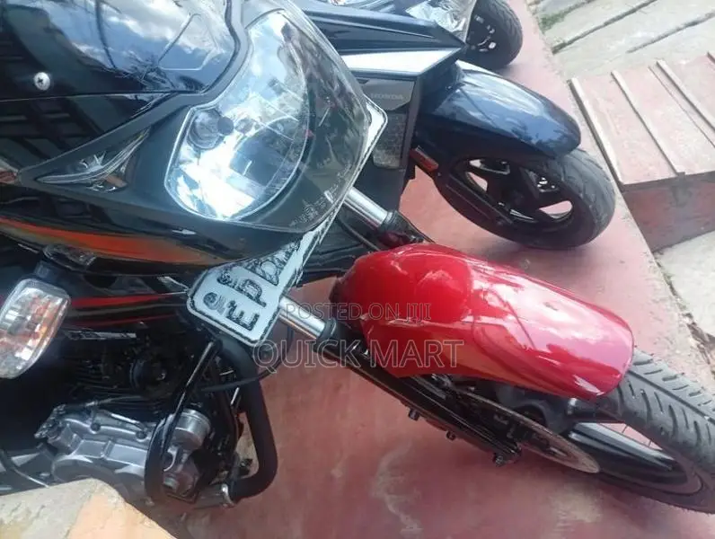 Bajaj Pulsar 150 2015