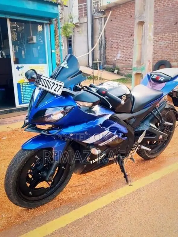 Yamaha R15 v2 2015