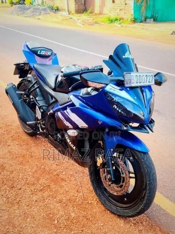 Yamaha R15 v2 2015