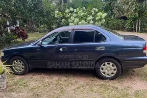 Nissan Sunny 2001