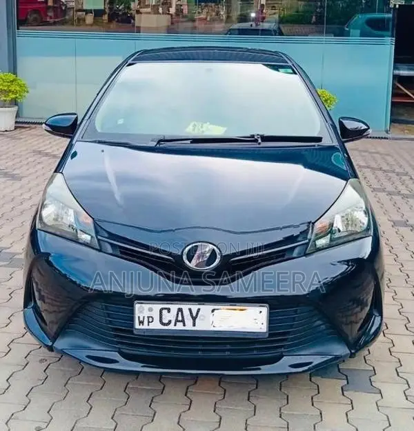 Toyota Vitz 2015