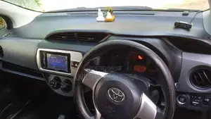 Toyota Vitz 2015