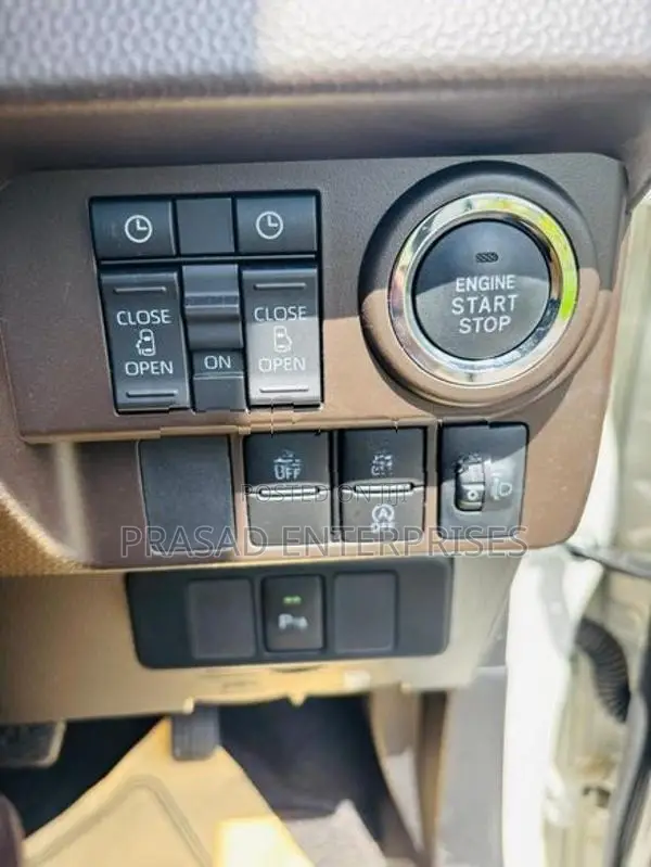 Toyota Roomy G Grade 2024