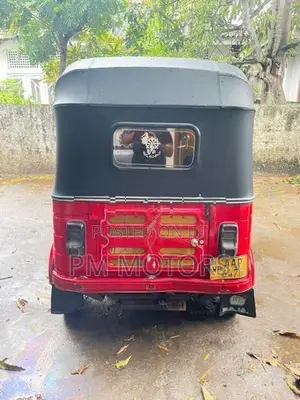 Bajaj RE 2015