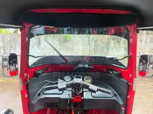 Bajaj RE 2015