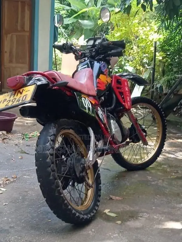 Yamaha DT 1999