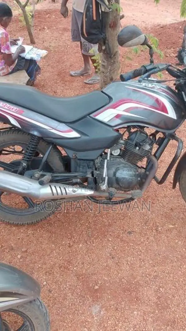 TVS Metro 2017