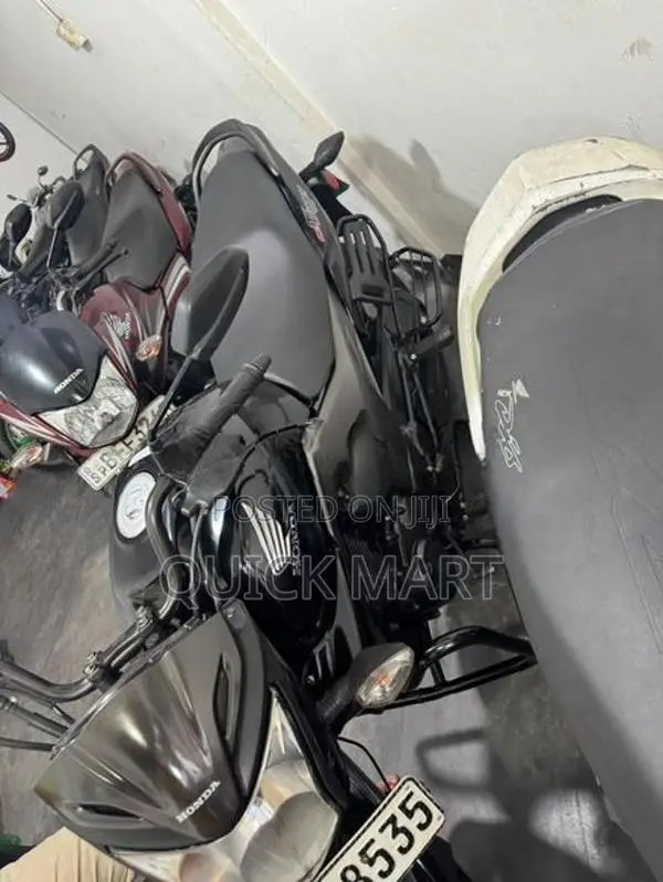 Honda CB Trigger 2016