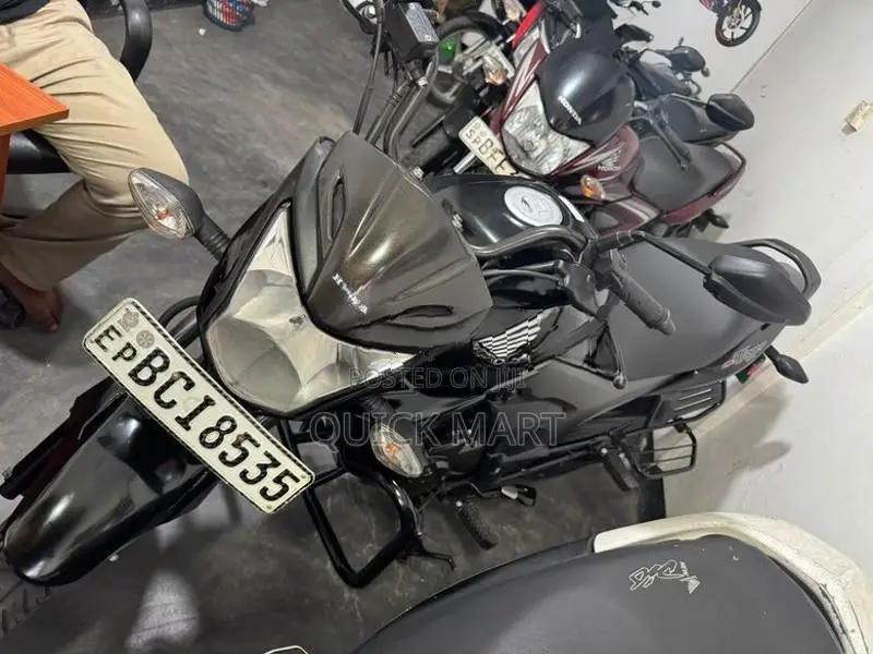 Honda CB Trigger 2016