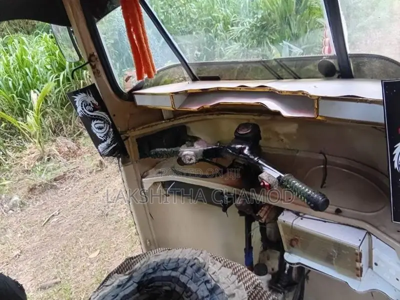 Bajaj RE 1999