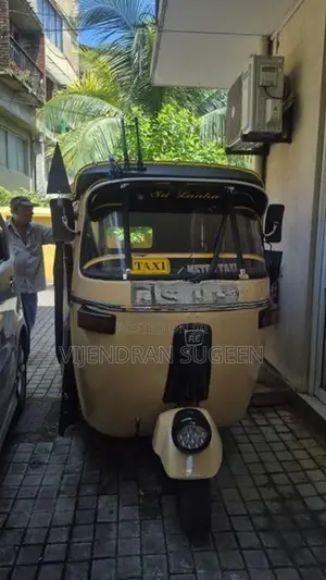 Bajaj RE 2006