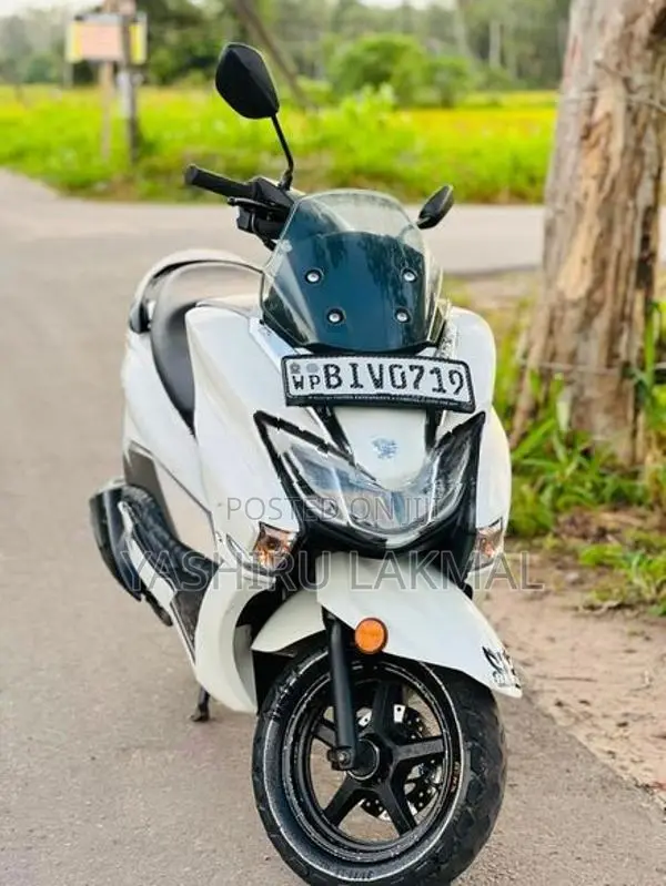 Suzuki Burgman 2020