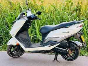 Suzuki Burgman 2020