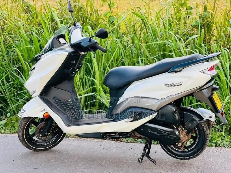 Suzuki Burgman 2020