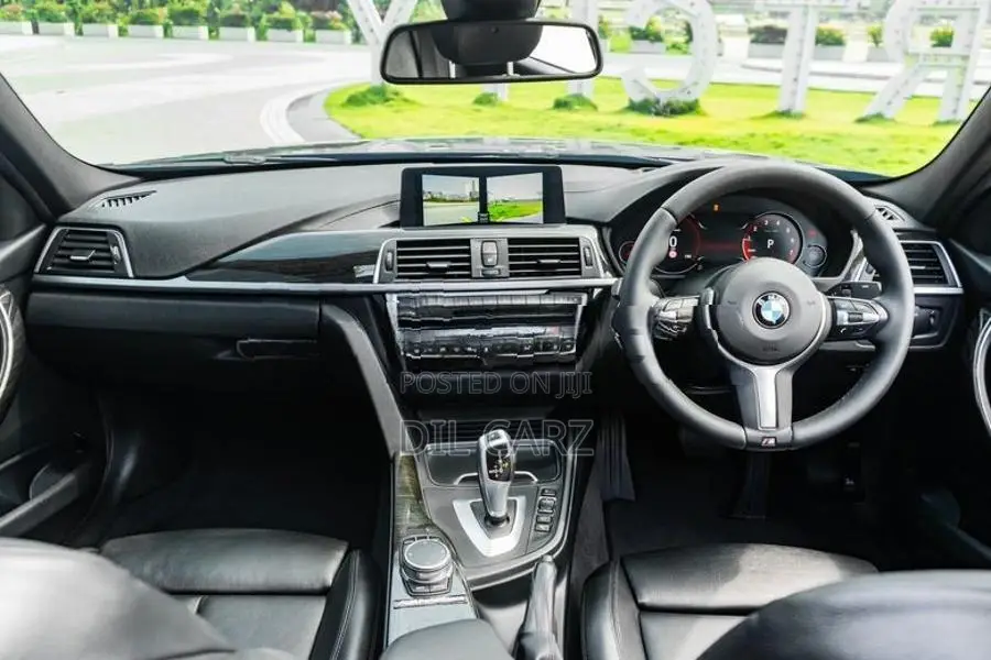 BMW 318i M sport EX C200 2019