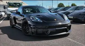 Porsche 718 Cayman GT4 2025