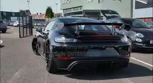 Porsche 718 Cayman GT4 2025