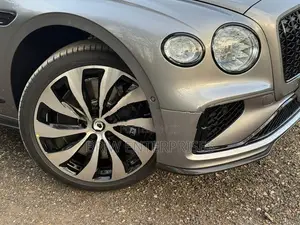 Bentley Flying Spur Azure v8 2026