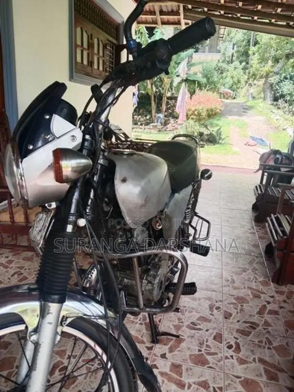 Bajaj Boxer 2004