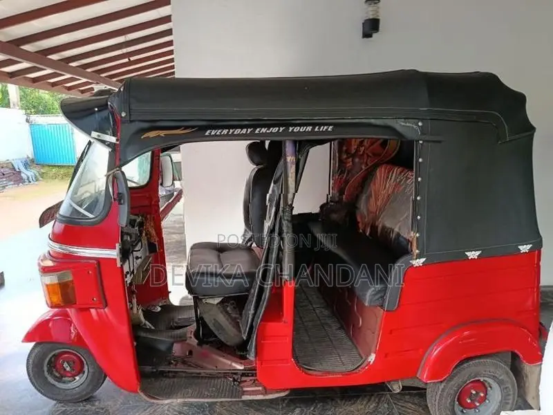 Bajaj RE 2010