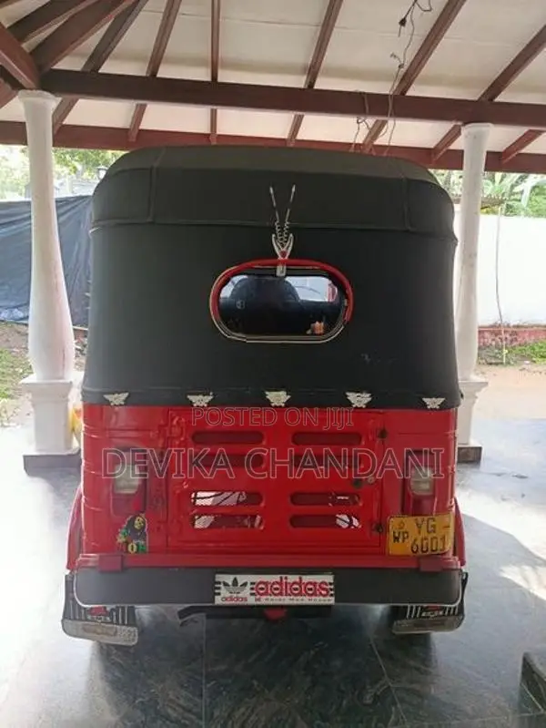 Bajaj RE 2010