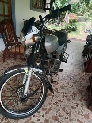 Bajaj Boxer 2004