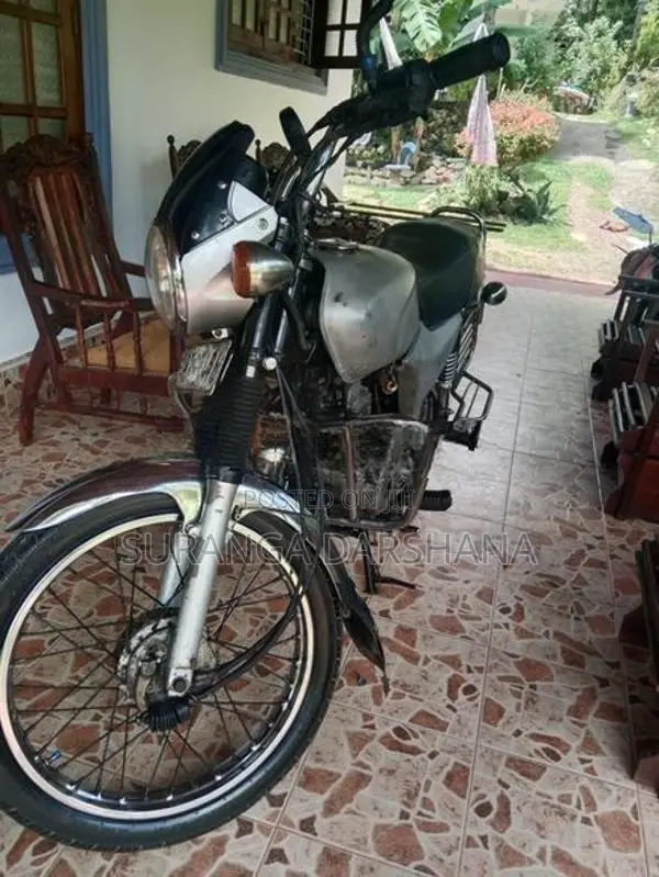 Bajaj Boxer 2004