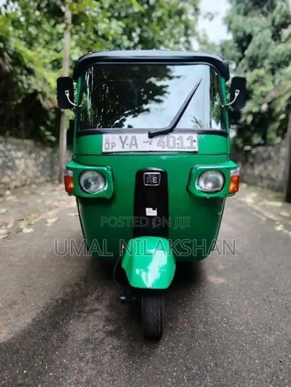 Bajaj RE 2011