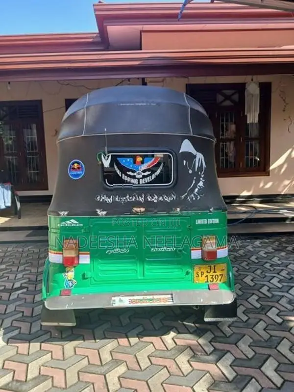 Bajaj RE 2004