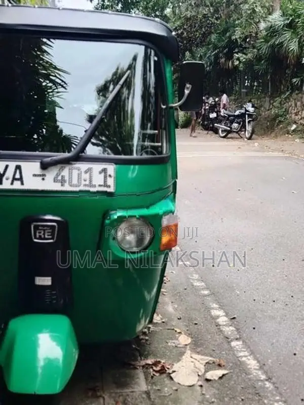 Bajaj RE 2011