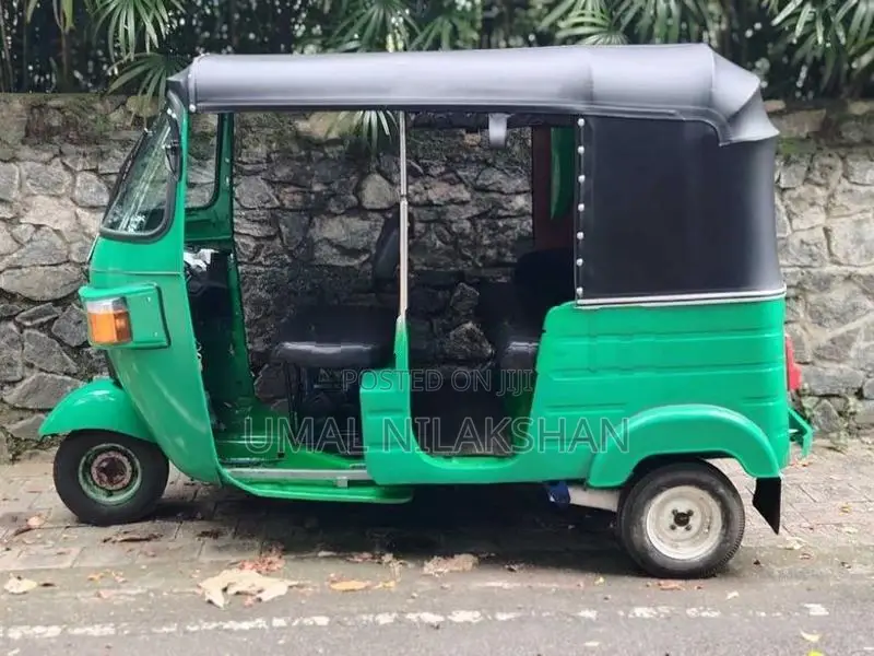 Bajaj RE 2011