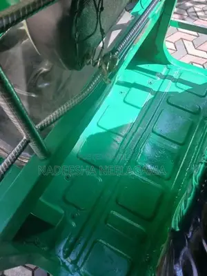 Bajaj RE 2004