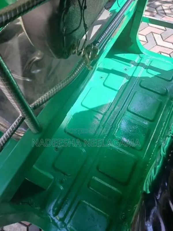 Bajaj RE 2004